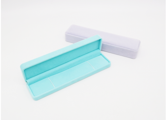 Cutie p/u cadou (89.00) 444/1